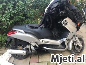 X MAX 250 cc 1500 euro
